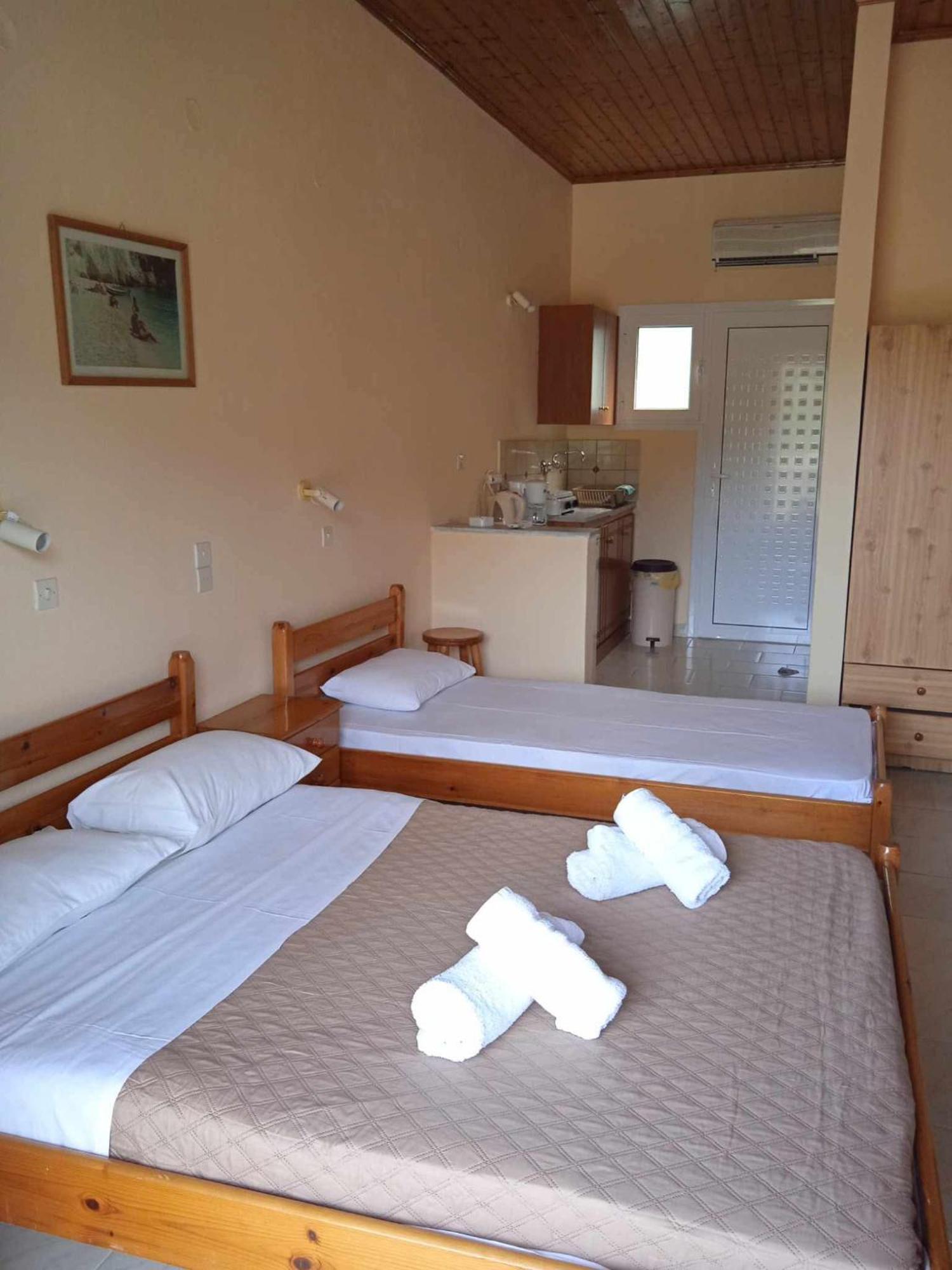 Peyko Rooms Keri Екстериор снимка